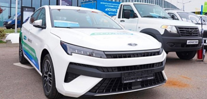 Показан "Москвич 6" с газобалонным оборудованием