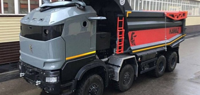 Фотографии «робокопа» с логотипом «КамАЗ» попали в Сеть