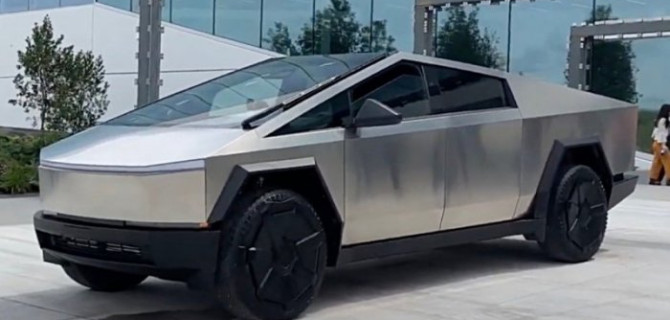 Из-за чего владельцам Tesla Cybertruck запретили перепродавать купленный пикап в течение года