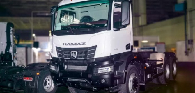 Показан первый «антисанкционный» КамАЗ-6595
