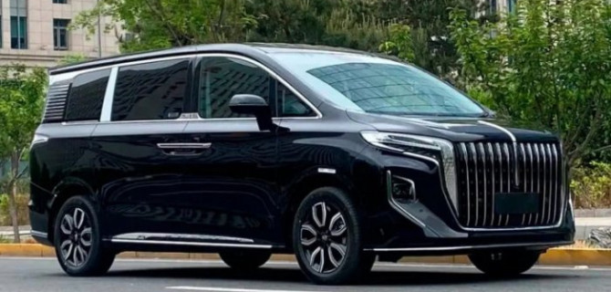 В России стартовали продажи минивэна бизнес-класса Hongqi HQ9