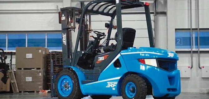 Электрические вилочные погрузчики TRF – плюсы использования