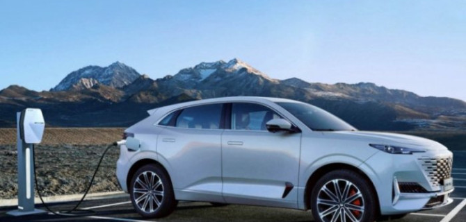 В Чанган Центр Внуково стартуют продажи гибридного кроссовера UNI-K iDD