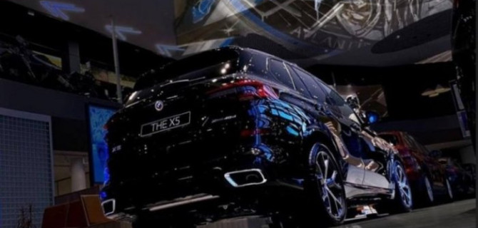 АВТОДОМ BMW Стартовая представил Теорию расширяющейся Вселенной