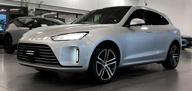 Гибридные кроссоверы AITO M5 и M7 доступны по подписке в ГК АВТОДОМ