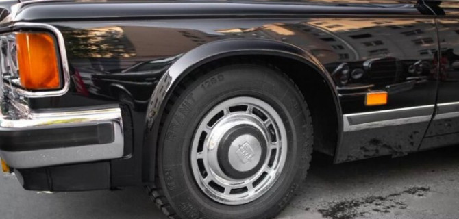 В Москве за 70 млн рублей продаётся бронированный лимузин Ельцина