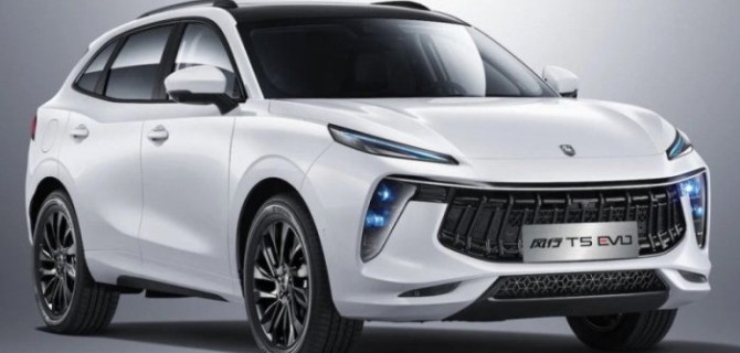 Кроссоверы и минивэн китайской марки Forthing, собранные в Калининграде, скоро поступят в продажу