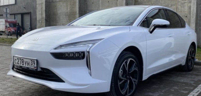 Электрический седан «Амберавто A5» появился у калининградских дилеров по цене в 3,4 млн рублей