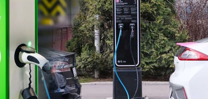 зарядка электромобиля