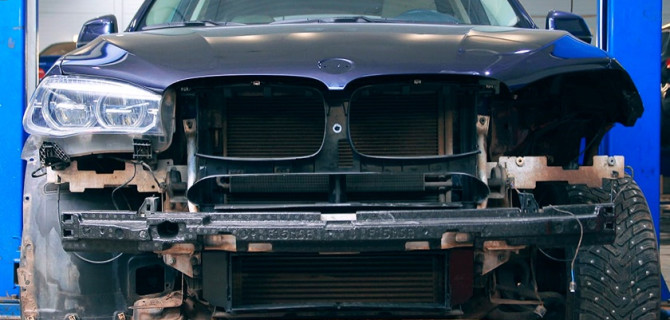 Что выбрать – самостоятельную замену бампера на БМВ или обращения к специалистам