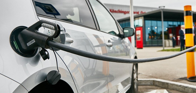 электромобили