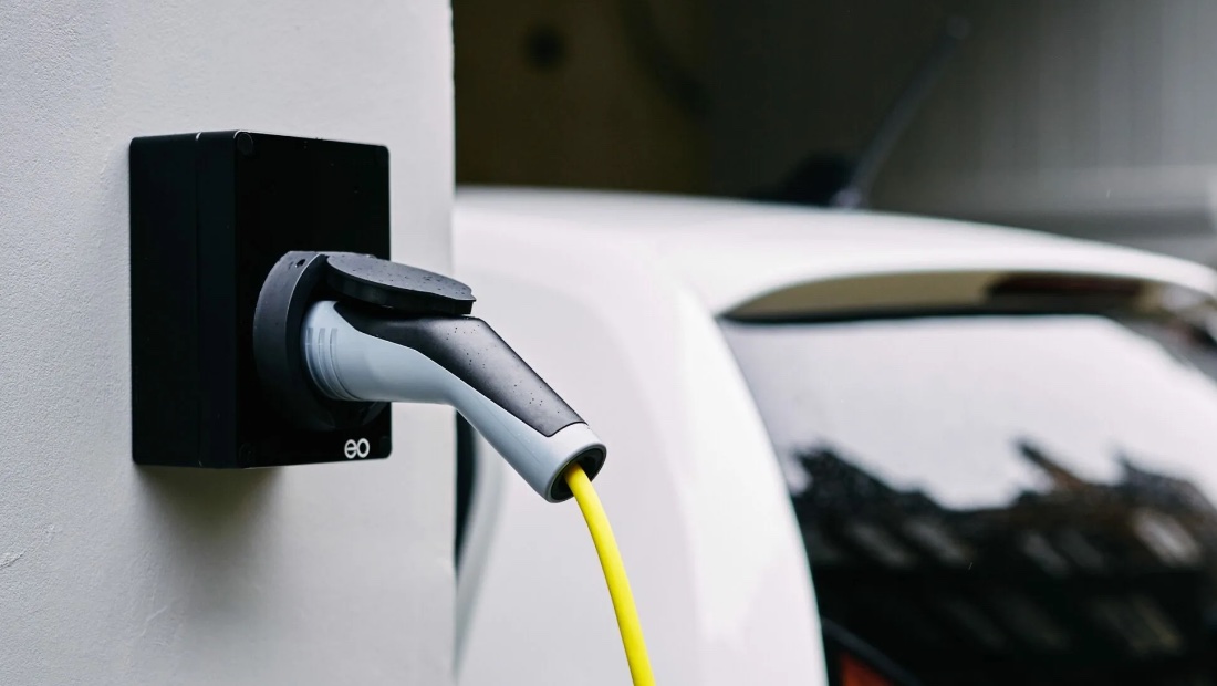 В США и Европе из-за электромобилей могут начать разрастаться города и закончиться земля зарядка электромобиля