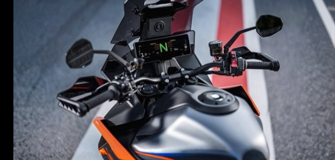 8 дюймов сверхчеткого хайтека: электронным сердцем новых мотоциклов KTM станут революционные сенсорные панели 