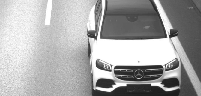 на российских дорогах ловят водителей, скрывающих номерные знаки