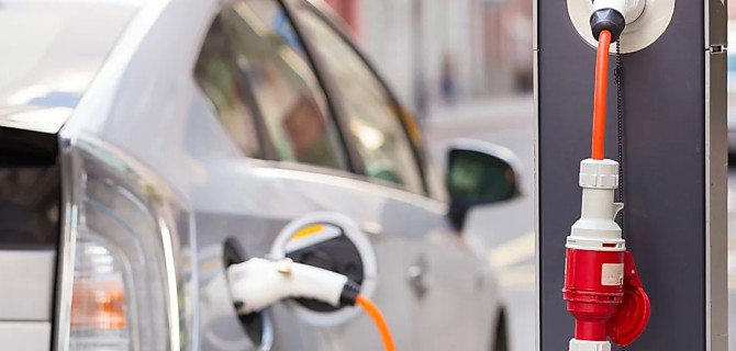 Зарядные станции для электромобилей 