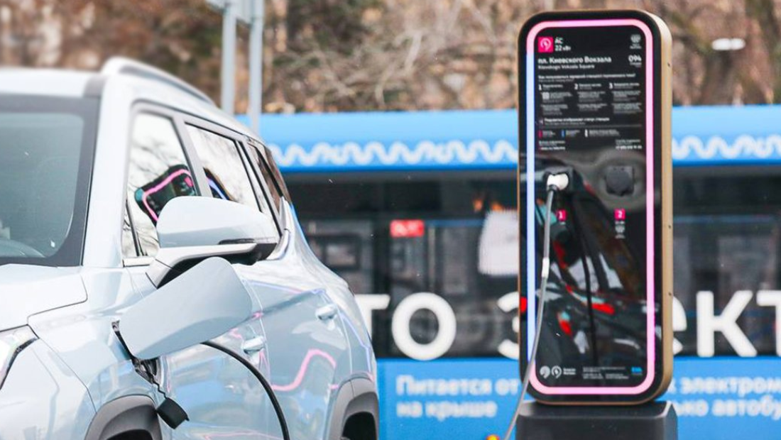 Электромобилям в России подняли утилизационный сбор, но разрешили ездить бесплатно по платным дорогам электромобиль в России