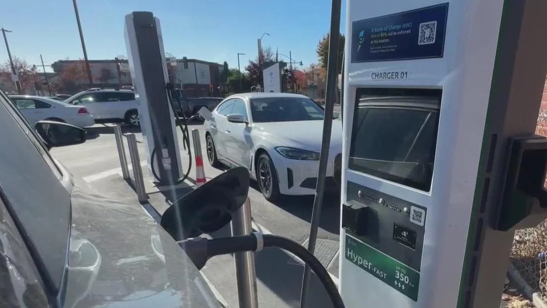 Дональд Трамп против электромобилей: что ждёт мировой автопром после разворота американской власти электромобили в США