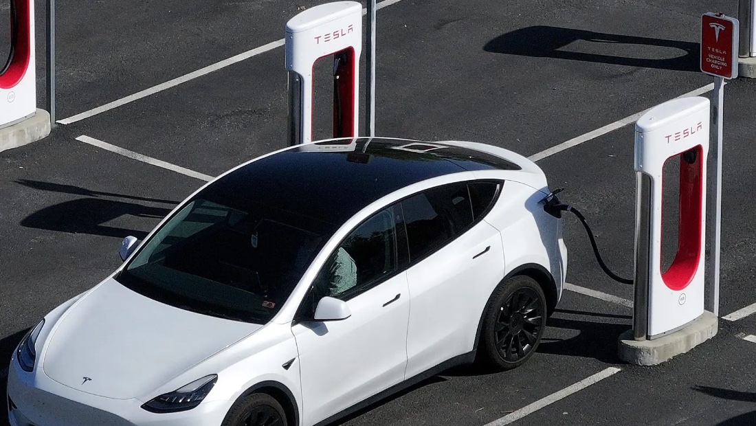 Дональд Трамп против электромобилей: что ждёт мировой автопром после разворота американской власти электромобили в США