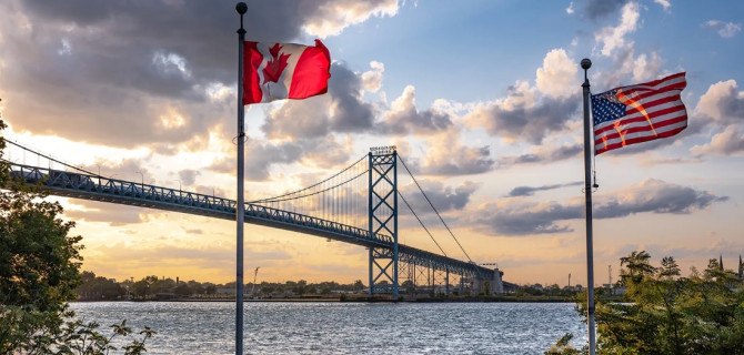 Ambassador Bridge - мост через руку Детройт