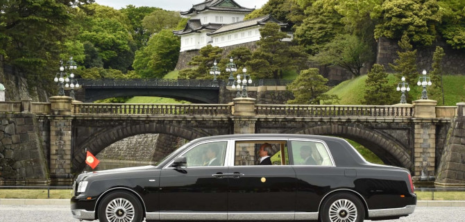 Imperial 1 — главный лимузин императора (и сам император)