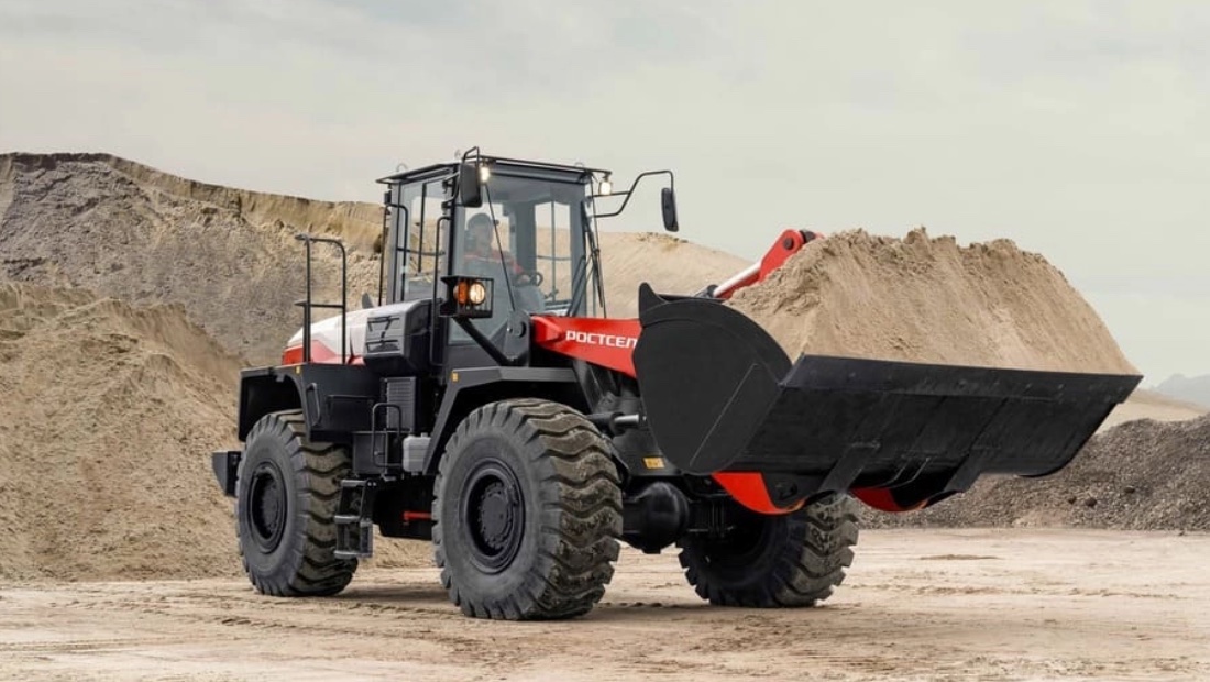 «Ростсельмаш» стал делать ещё больше дорожно-строительной техники — скоро премьера экскаватора BL 810 Фронтальный погрузчик WL 530