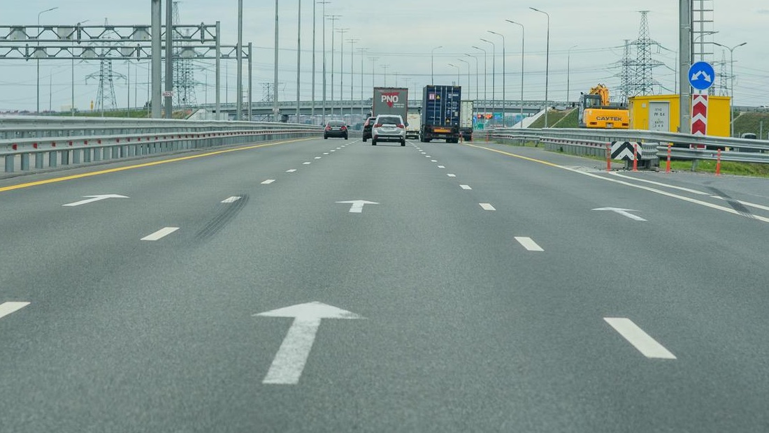 На российских платных трассах начинают ловить водителей, скрывающих номера своих автомобилей 1