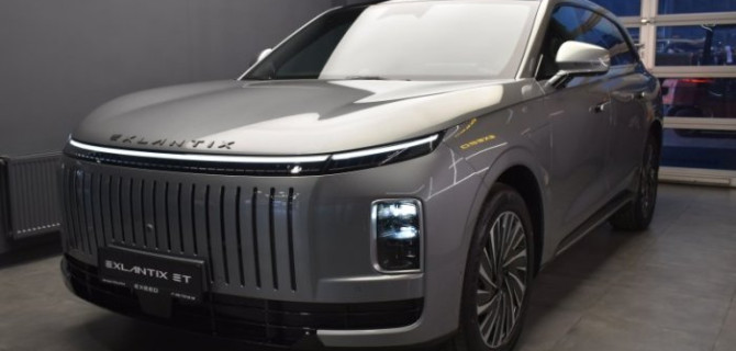 В EXEED Центре АВТОДОМ Варшавка и EXEED Центре АВТОДОМ Стачек стартовали продажи флагманского кроссовера EXLANTIX ET 