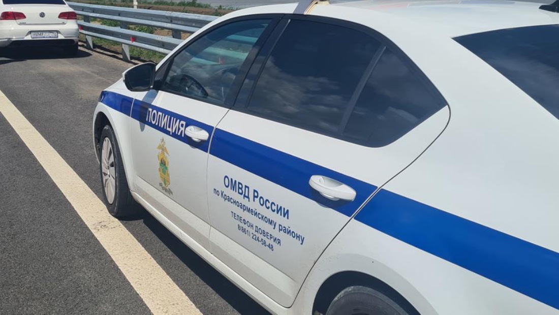 На платной трассе, ведущей к Крымскому мосту, начали ловить автомобилистов, скрывающих номера машин Автодор проверка на трассе