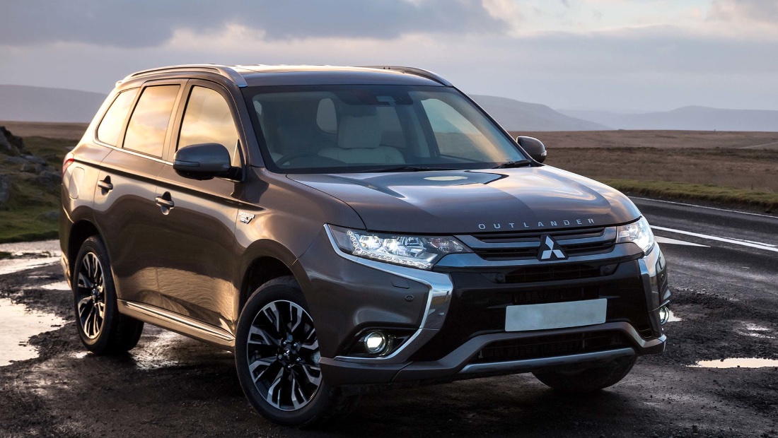 Топ подержанных легковых иномарок до 2 млн рублей — самые популярные в России 4 Mitsubishi Outlander 2015