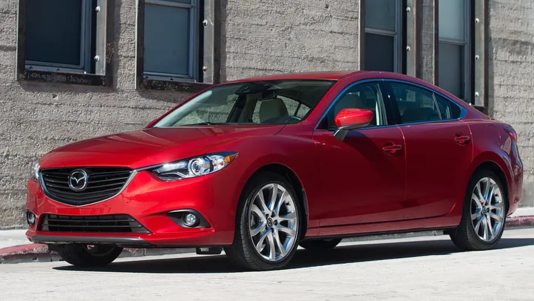 Топ подержанных легковых иномарок до 2 млн рублей — самые популярные в России 5 Mazda6 2015