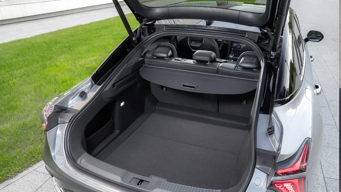 Стартовали продажи лифтбека Hongqi H6 — немного поробностей о ценах и комплектациях Hongqi H6 багажник