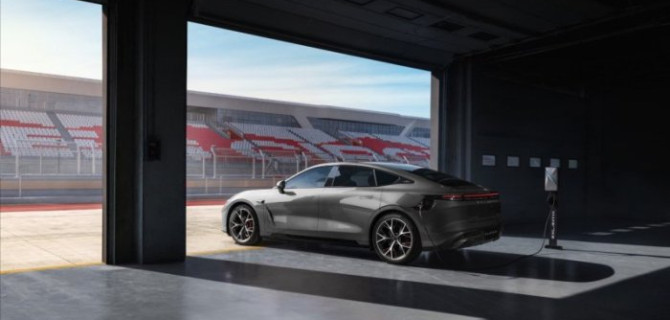 Эксклюзивное купе EXLANTIX ES появится в дилерских центрах АВТОДОМ летом 2025 года