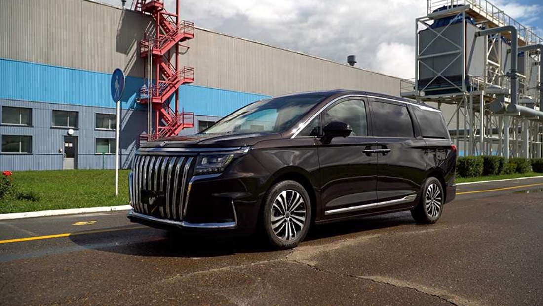 Началось производство нового минивэна Sollers SP7 — российской копии китайского JAC Refine RF8 Sollers SP7