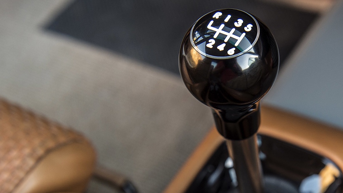 Hyundai хоронит "механику", ручной тормоз и аналоговые "приборки" МКПП