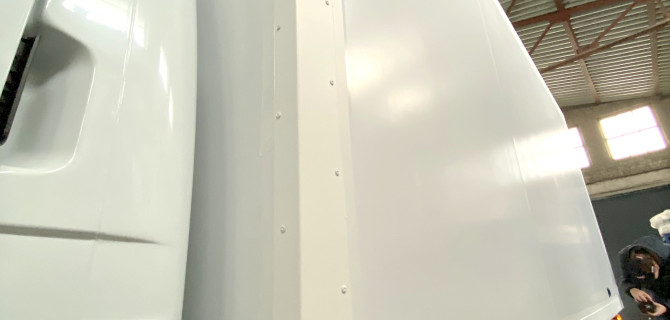 Быстрый и долговечный ремонт будки грузовика: инновационное решение от Elastomeric Systems