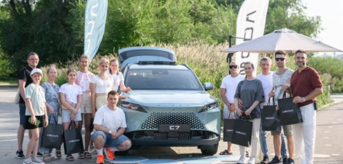 Грандиозная премьера OMODA C7, представленного в OMODA|JAECOO АВТОДОМ, состоялась на московском фестивале Вот сап, Москва