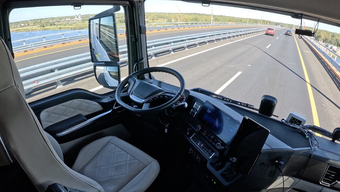 Беспилотный российский грузовик проехал от Петербурга до Казани за 24 часа, но так нельзя Беспилотник Navio