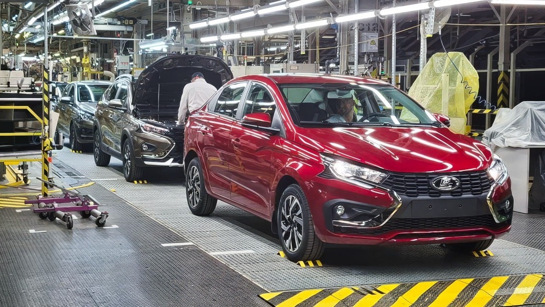 Питерские "Лады" не будут отличаться от собранных в Тольятти Лада Искра