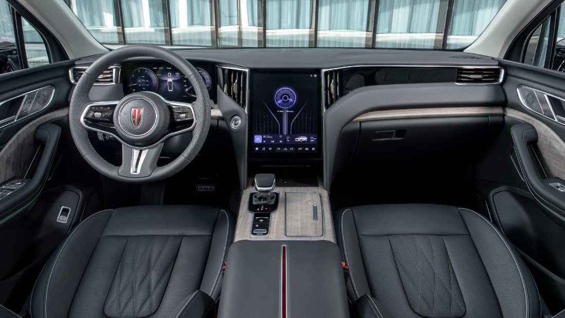 Стали известны комплектации и цены на новый 7-местный внедорожник Hongqi HS7 hongqi hs7 2025 салон