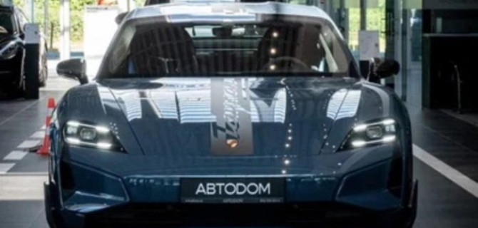 В АВТОДОМ Пулково представлен единственный в России Porsche Taycan Turbo GT Weissach I рестайлинг