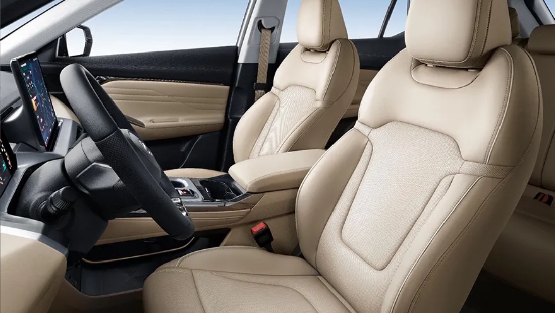 Стали известны цены на полноприводную версию кроссовера GAC GS4, продажи которой стартуют в России GAC GS4 AWD салон