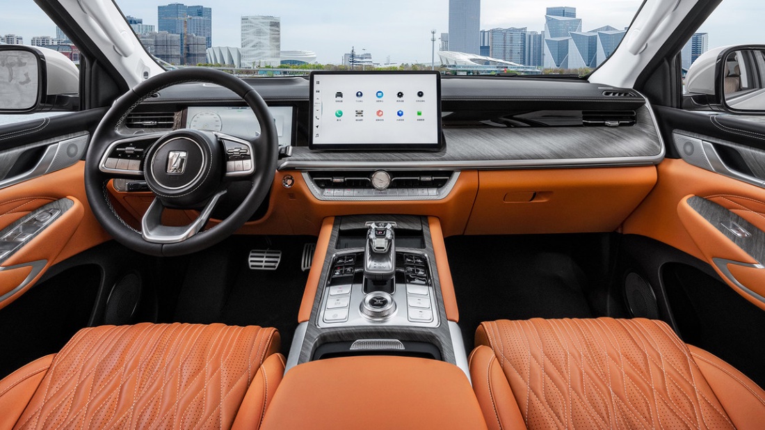 TANK 500 – настоящий флагманский внедорожник TANK 500 салон