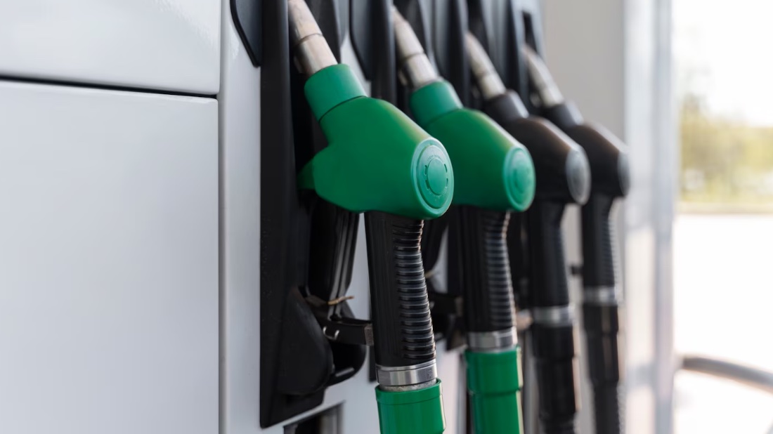 Это надолго: проблемы с бензином созданы, чтобы поднять на него цены бензин