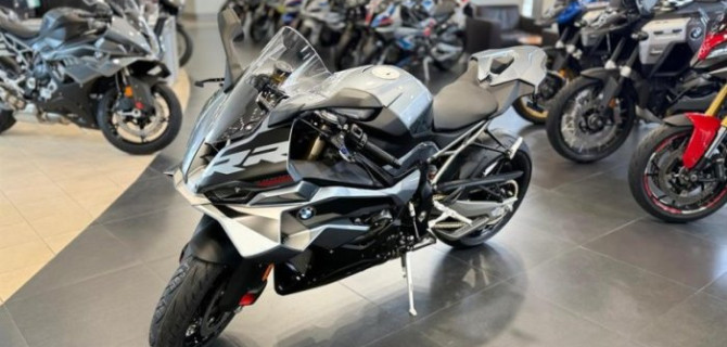Новая грань спортивных мотоциклов уже в АВТОДОМ BMW Motorrad – в шоу-руме появился BMW Motorrad S 1000 RR 2025
