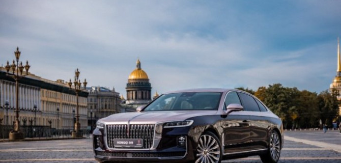 HONGQI АВТОДОМ Восток: премиальный HONGQI в третий раз стал официальным автомобилем на Петербургском форуме