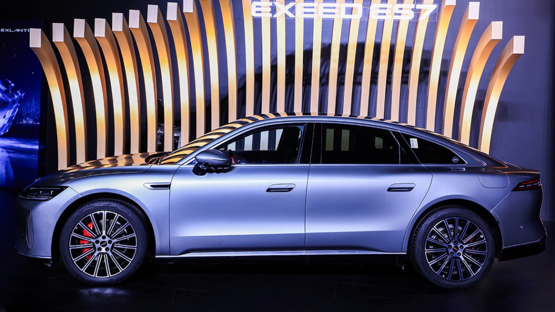 Новый гибридный седан EXEED ES7 могут привезти в Россию EXEED ES7