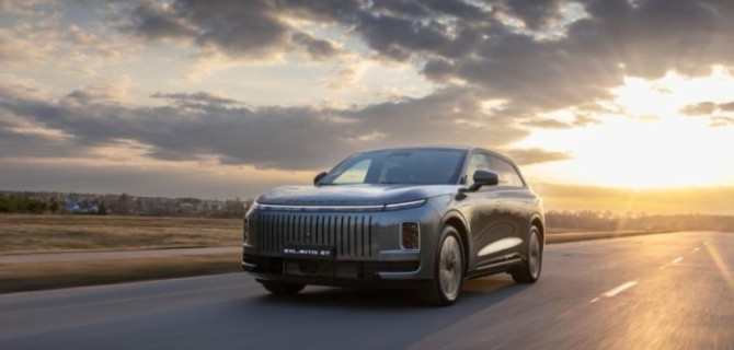 Новый лидер продаж в сегменте гибридов: EXEED EXLANTIX ET вошел в топ-5 бестселлеров России