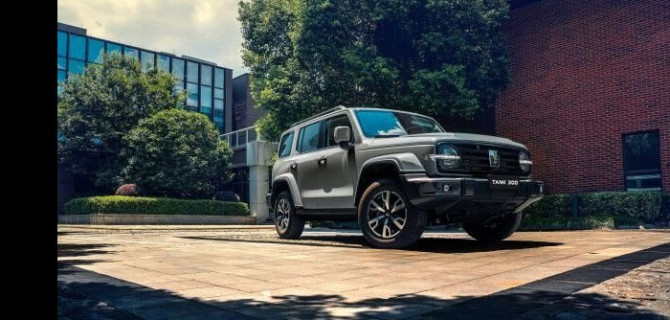 TANK 300, представленный в АвтоСпецЦентр Внуково, стал комфортнее и технологичнее: цена в России начинается от 4,3 млн рублей