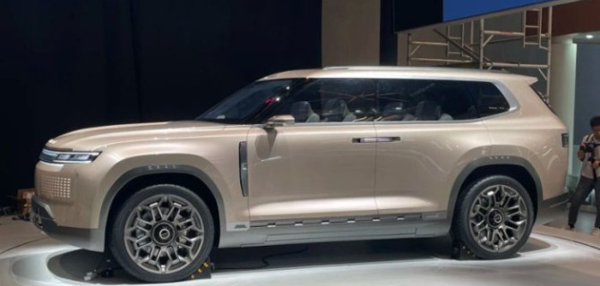 Бренд EXEED, представленный в EXEED Центре АВТОДОМ Стачек, анонсировал новую технологию подруливания задних колес