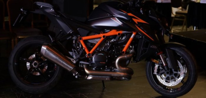 КТМ АВТОДОМ выступил партнером предновогоднего модного показа Аллея Моды